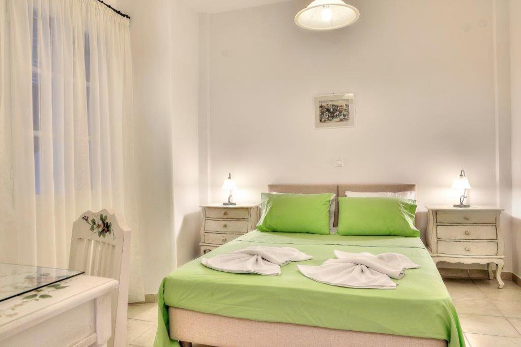 Tzane Studios & Apartments - Steps Away From Golden Beach Chrisi Akti  Luaran gambar
