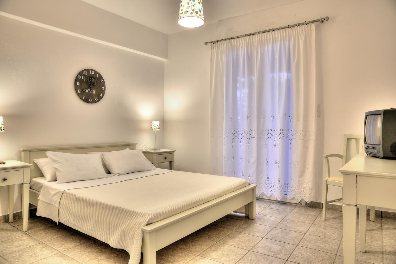 Tzane Studios & Apartments - Steps Away From Golden Beach Chrisi Akti  Luaran gambar