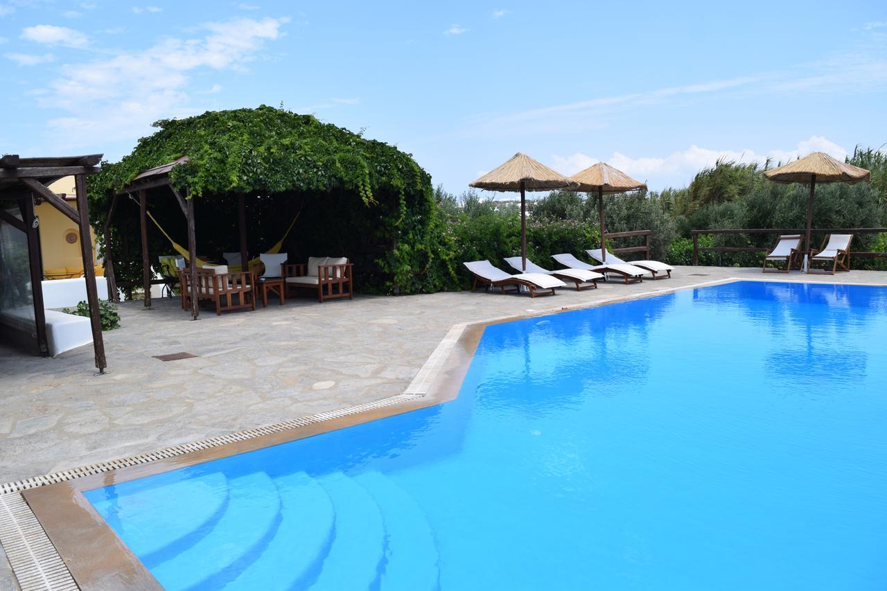 Tzane Studios & Apartments - Steps Away From Golden Beach Chrisi Akti  Luaran gambar