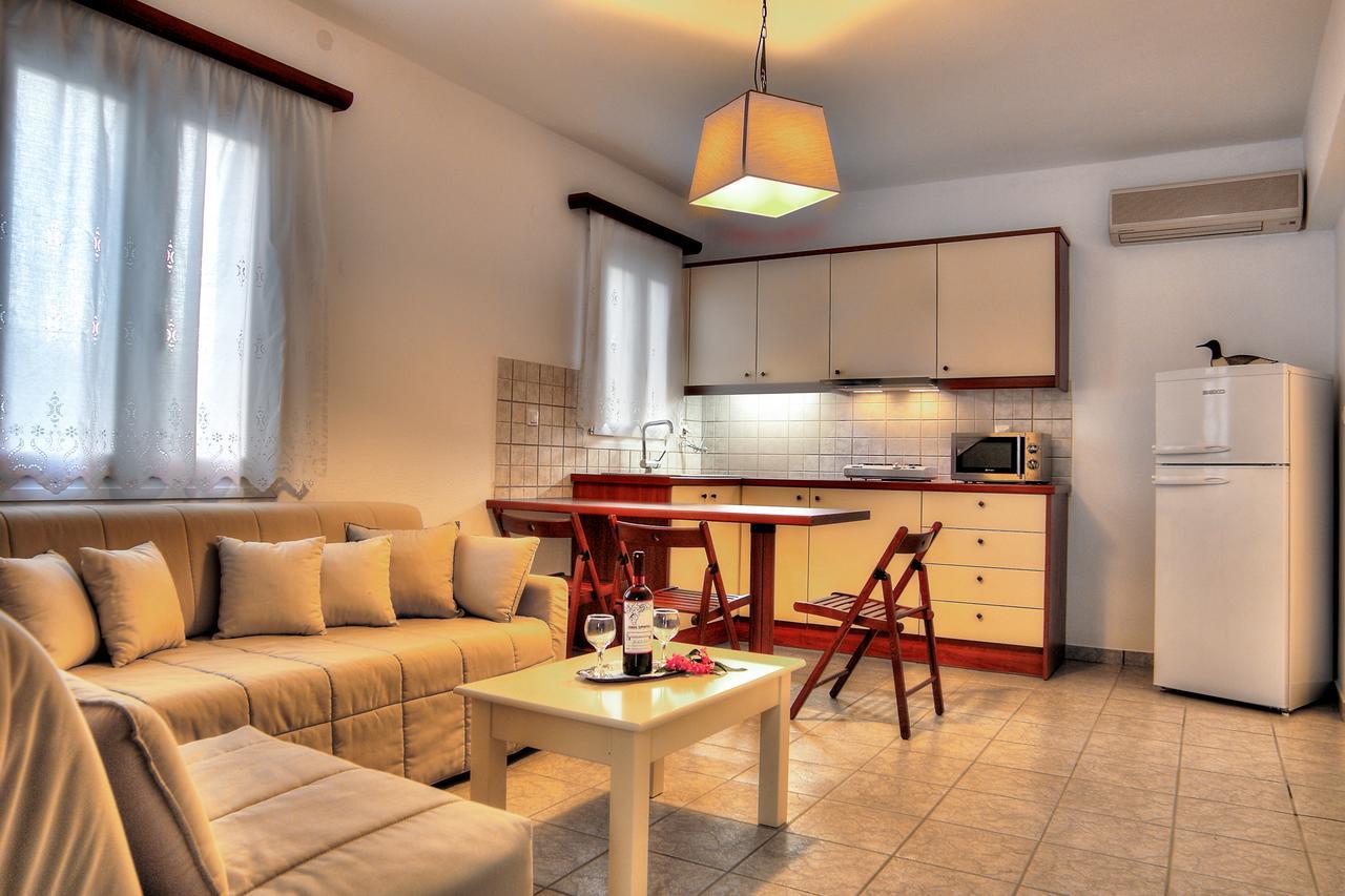 Tzane Studios & Apartments - Steps Away From Golden Beach Chrisi Akti  Luaran gambar